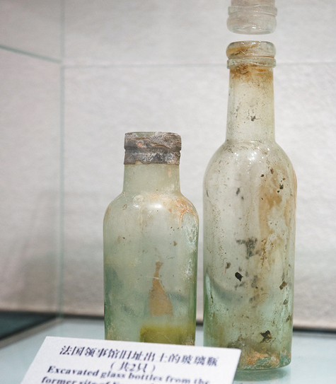 �������V������������