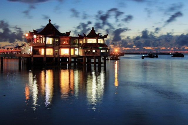 �������V������������